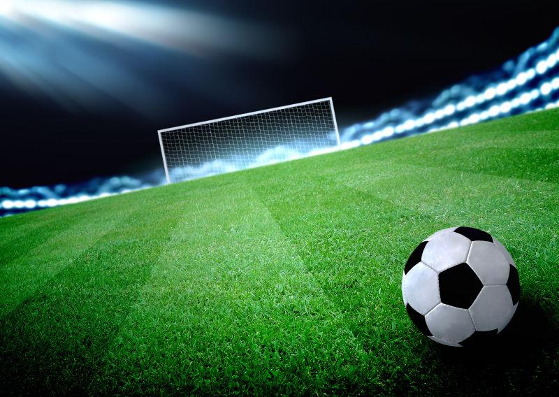 皇马一战3红6黄！金哨详解争议判罚：2红没问题，输球别怪裁判