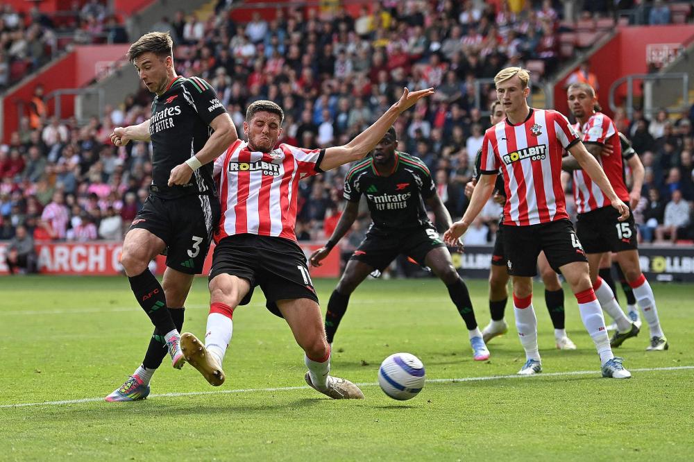 暖心，身患横纹肌肉瘤的河南队小球迷收到王上源送的签名球衣