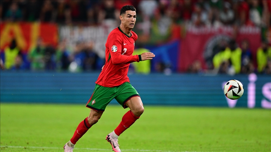 0-2大冷门！14亿豪门主场轰然倒下5轮1胜两大边后卫染红+中卫重伤