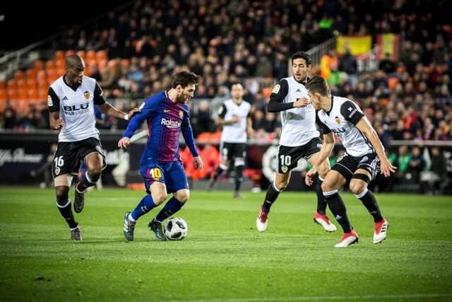 斯基拉：目前尤文从未考虑出售戴维，俱乐部依然对他充满信心